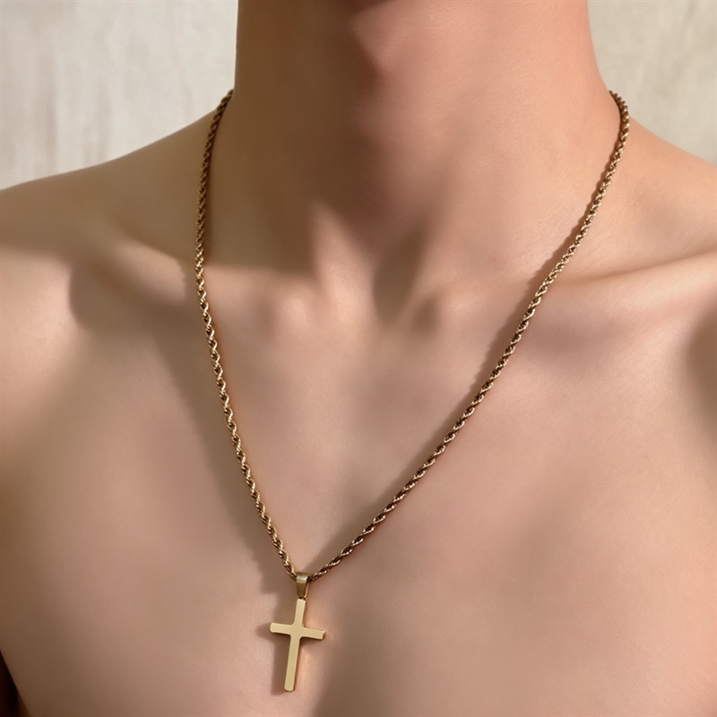Unisex Cross Pendant Necklace  - مراجعة Men Accessories Singapore وسعره