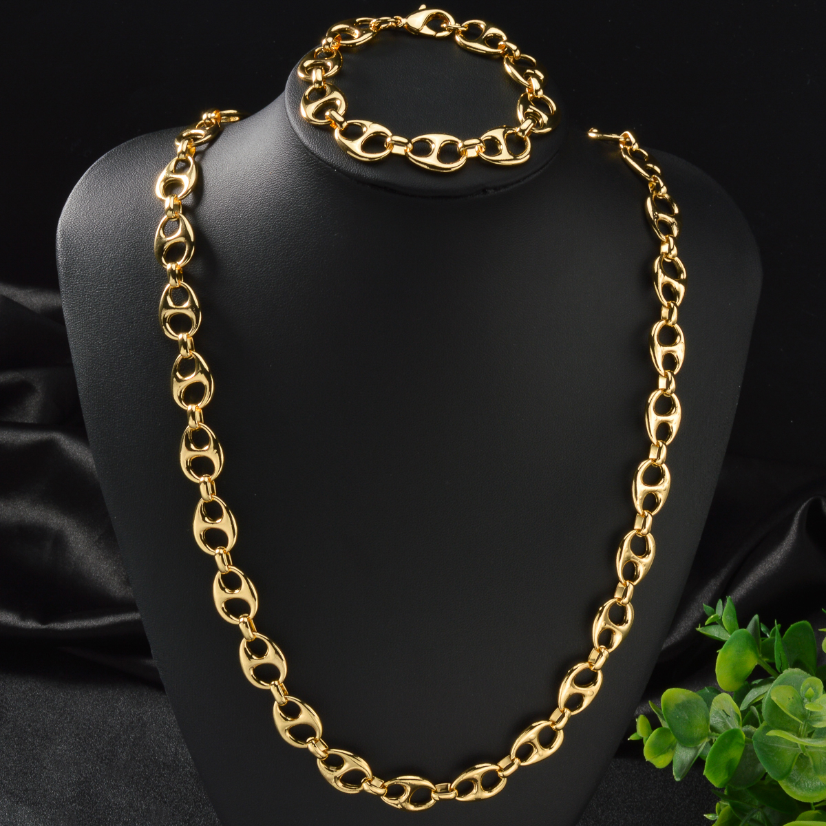 Pig Nose 18k Gold Plated Neckl - مراجعة Men'S Accessories Dubai وسعره