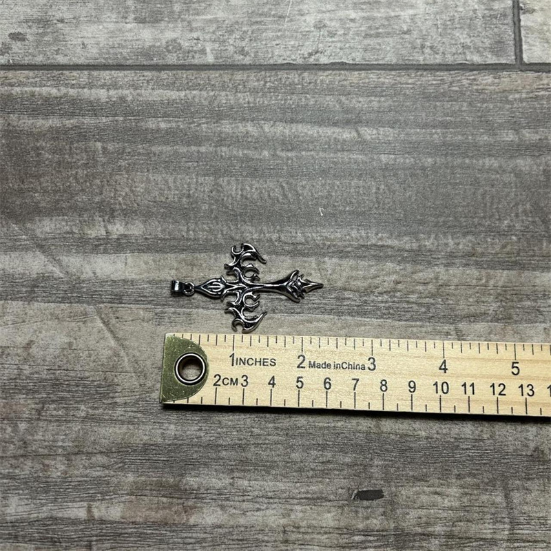 Hip Hop Flame Cross Pendant Ne - مراجعة Men'S Minimalist Accessories وسعره