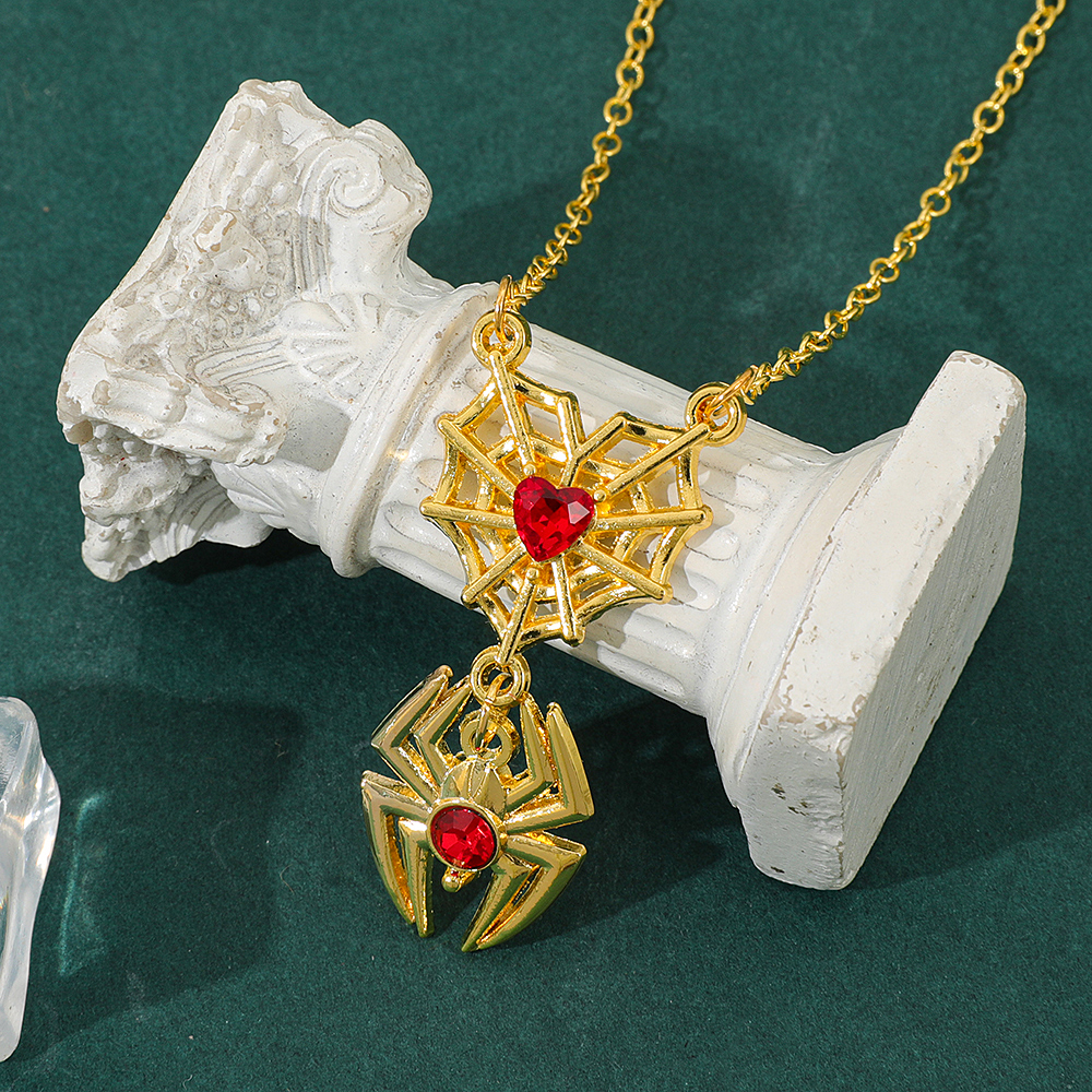 Spiderman Retro Web Heart Neck - مراجعة Men Accessories Necklace وسعره
