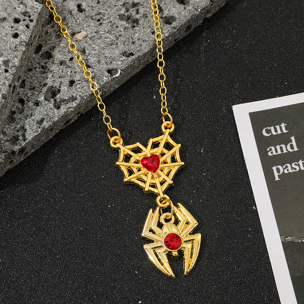 Spiderman Retro Web Heart Neck - مراجعة Men Accessories Necklace وسعره